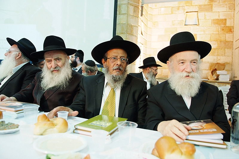 ה"חוזר" בירושלים, המזכיר בכפר-חב"ד, הנשיא ברוסיה