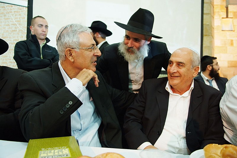 ה"חוזר" בירושלים, המזכיר בכפר-חב"ד, הנשיא ברוסיה