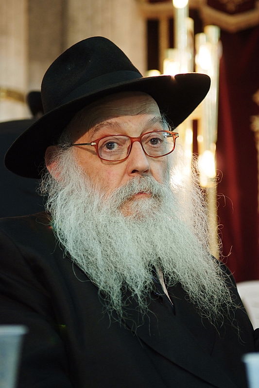 ה"חוזר" בירושלים, המזכיר בכפר-חב"ד, הנשיא ברוסיה