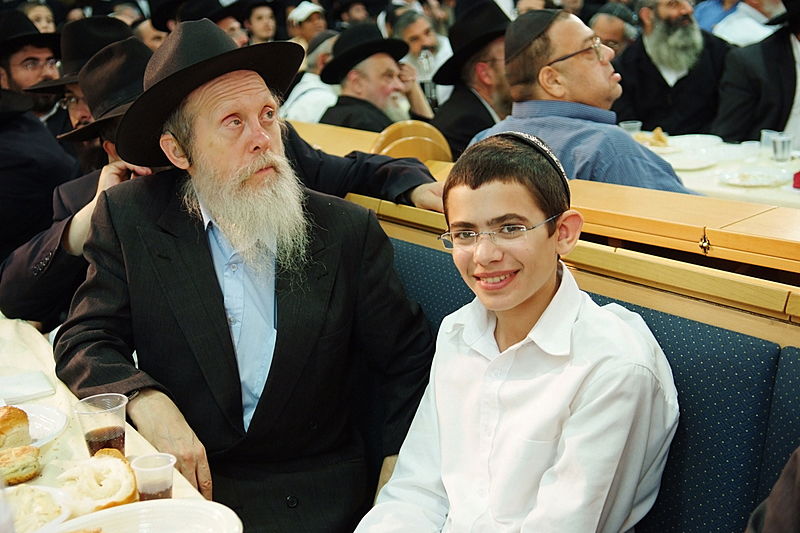 ה"חוזר" בירושלים, המזכיר בכפר-חב"ד, הנשיא ברוסיה