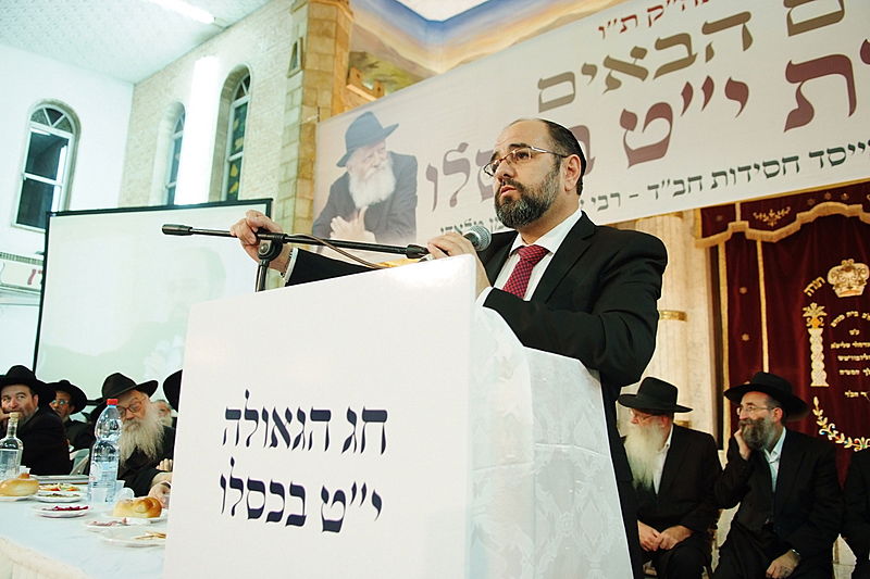 ה"חוזר" בירושלים, המזכיר בכפר-חב"ד, הנשיא ברוסיה