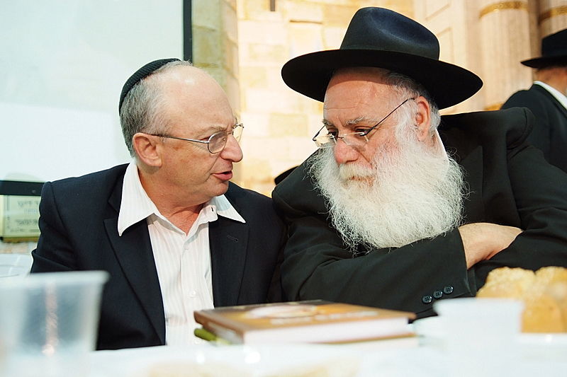 ה"חוזר" בירושלים, המזכיר בכפר-חב"ד, הנשיא ברוסיה