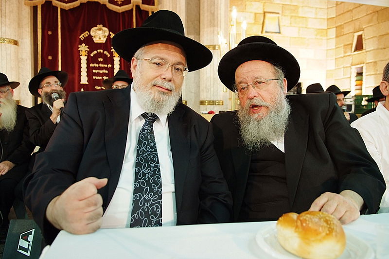 ה"חוזר" בירושלים, המזכיר בכפר-חב"ד, הנשיא ברוסיה