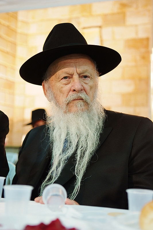 ה"חוזר" בירושלים, המזכיר בכפר-חב"ד, הנשיא ברוסיה