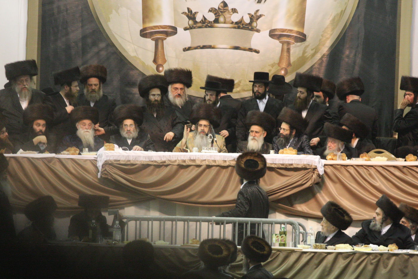 יום ההצלה בסאטמר: חגיגה אחת, שתי חצרות