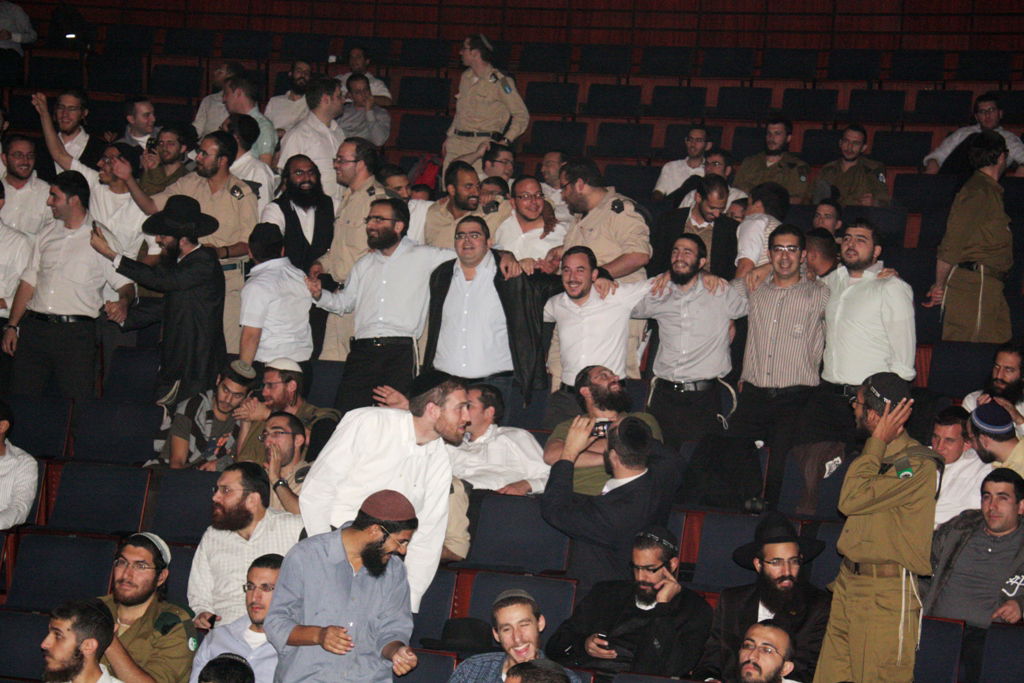 משתמטים? החיילים החרדים חוגגים