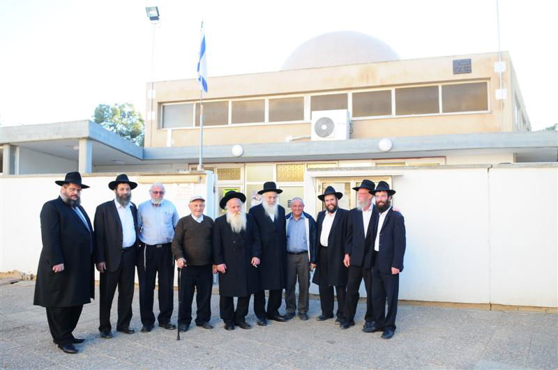 המאבק בערד: רבני חב"ד הגיעו לתמוך ברב המקומי