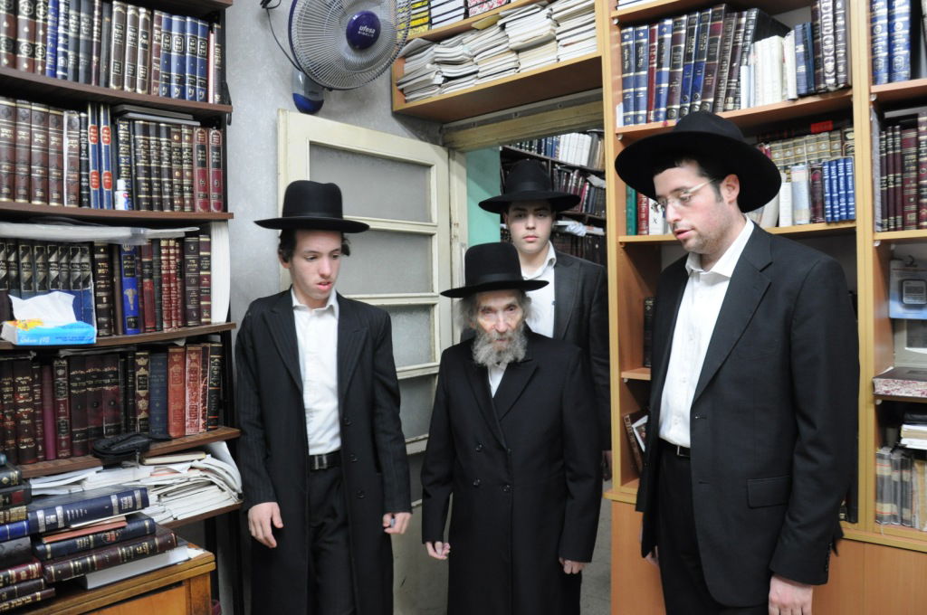 תיעוד: חנוכה עם הגראי"ל שטיינמן והגר"נ קרליץ