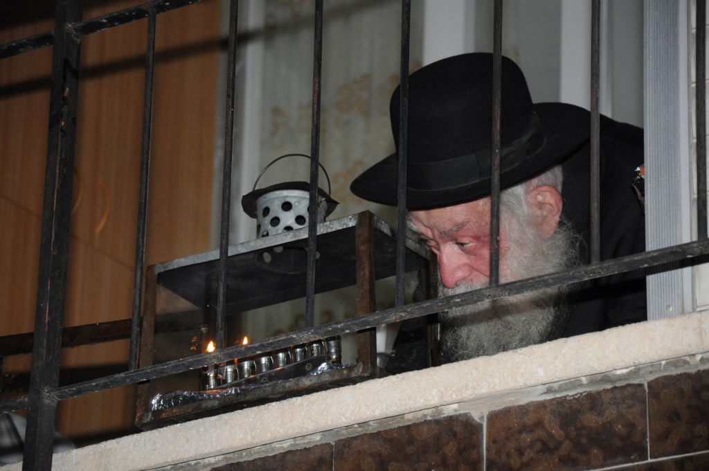 תיעוד: חנוכה עם הגראי"ל שטיינמן והגר"נ קרליץ