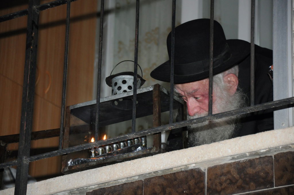 תיעוד: חנוכה עם הגראי"ל שטיינמן והגר"נ קרליץ