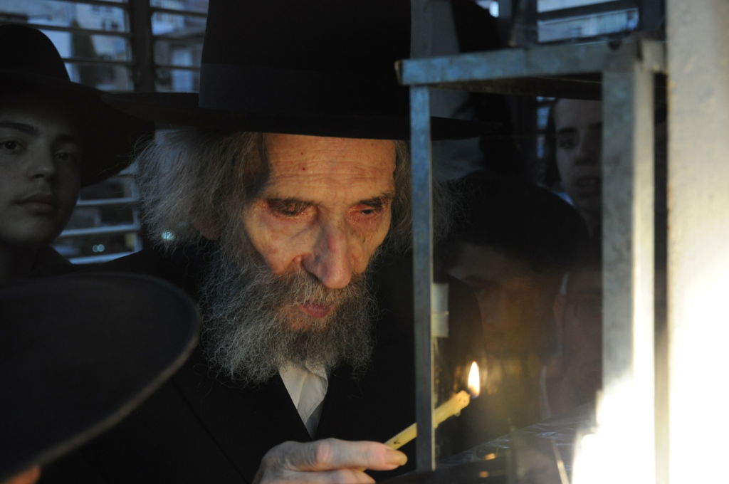 תיעוד: חנוכה עם הגראי"ל שטיינמן והגר"נ קרליץ