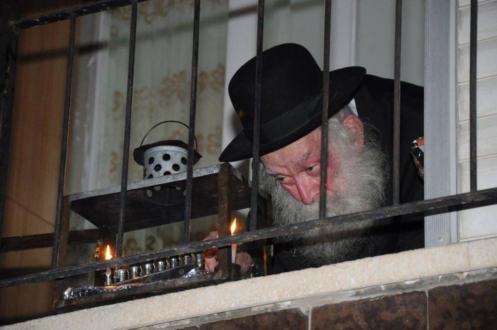 תיעוד: חנוכה עם הגראי"ל שטיינמן והגר"נ קרליץ