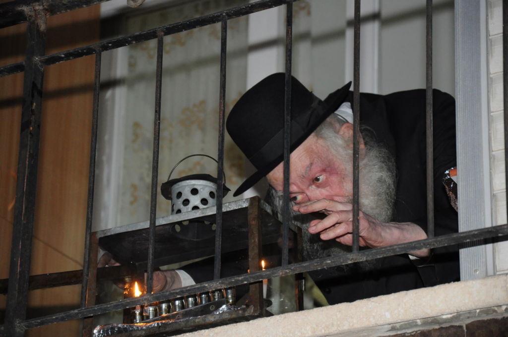 תיעוד: חנוכה עם הגראי"ל שטיינמן והגר"נ קרליץ