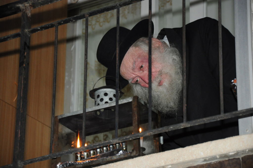 תיעוד: חנוכה עם הגראי"ל שטיינמן והגר"נ קרליץ