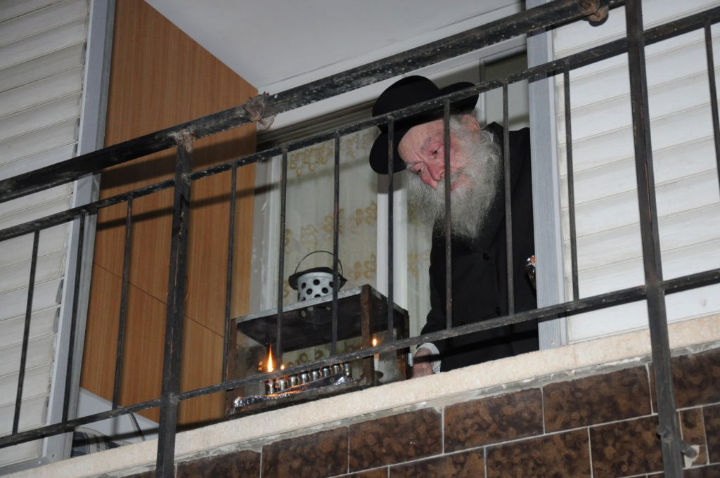 תיעוד: חנוכה עם הגראי"ל שטיינמן והגר"נ קרליץ