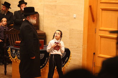 תיעוד מרגש: נר שני עם הרבי מבעלזא