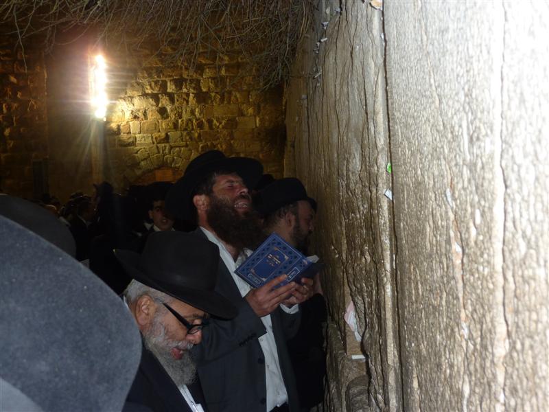 "אנו פוסקים שהקב"ה יבטל הגזירה", ביקש הרב עמאר