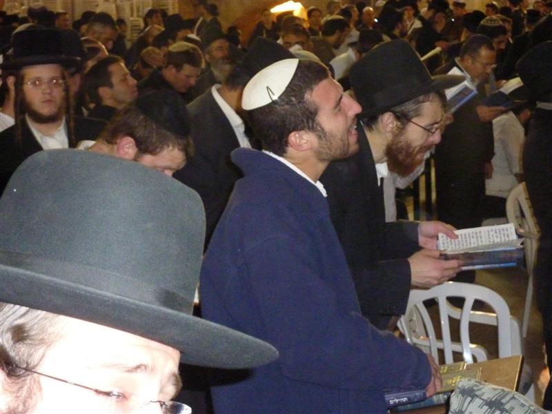 "אנו פוסקים שהקב"ה יבטל הגזירה", ביקש הרב עמאר