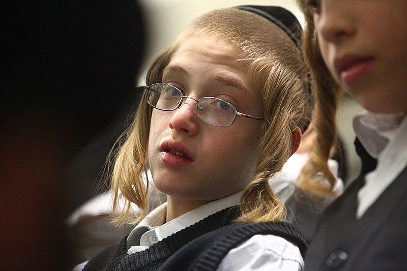 תיעוד נדיר: האדמו"ר מערלוי בחנוכה