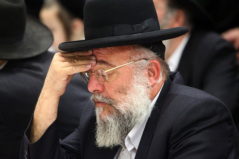 תיעוד נדיר: האדמו"ר מערלוי בחנוכה