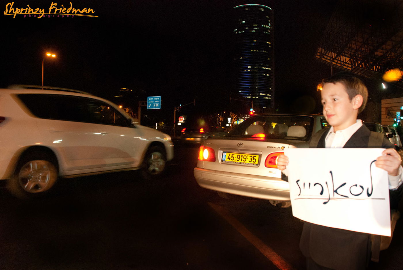 גימיק? הזמרים נסעו להופעה בטרמפ