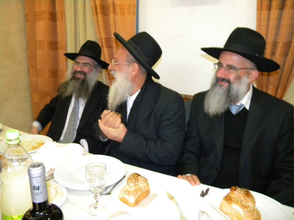 רבה של קרית ספר: "יוני מזרחי מרים יד בתורת משה"