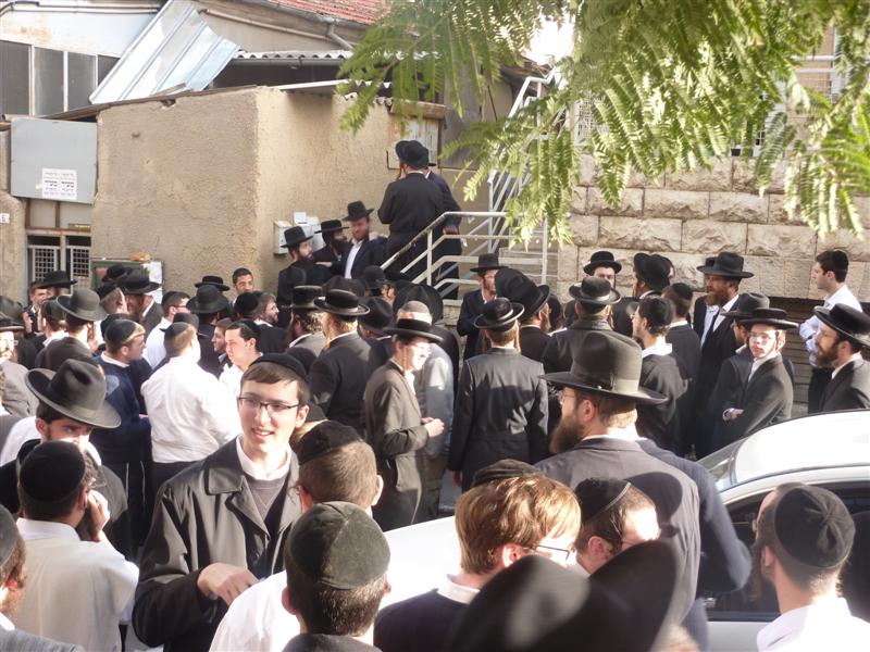 פקחים פשטו על הגמ"ח החרדי הגדול בישראל