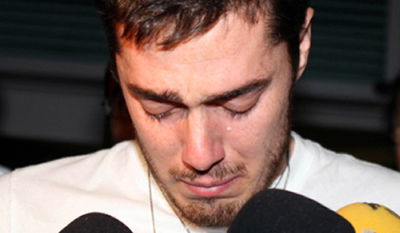 בנו של אבי כהן ממרר בבכי, השבוע