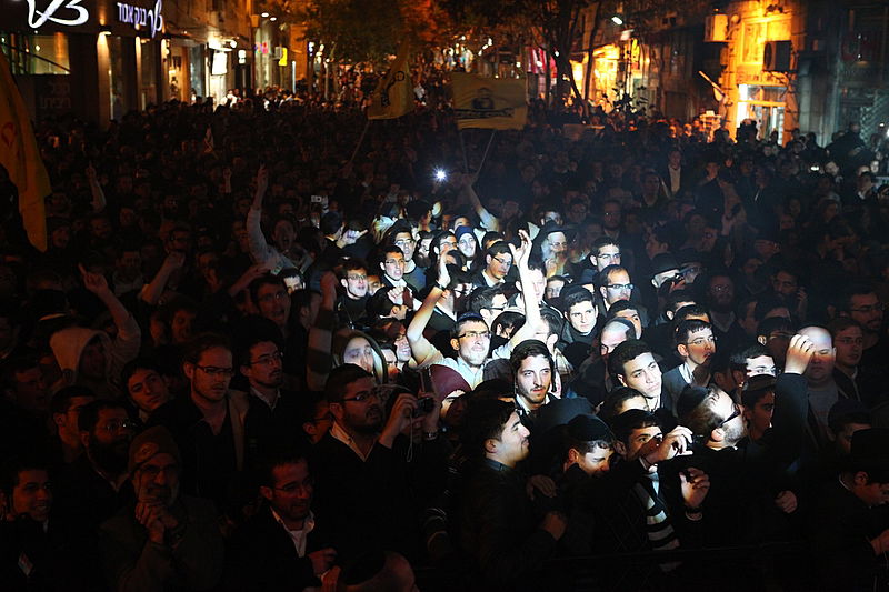 מאחורי הקלעים בכיכר ציון: גלריית ענק