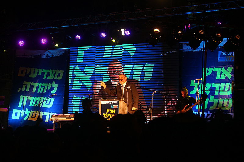 מאחורי הקלעים בכיכר ציון: גלריית ענק