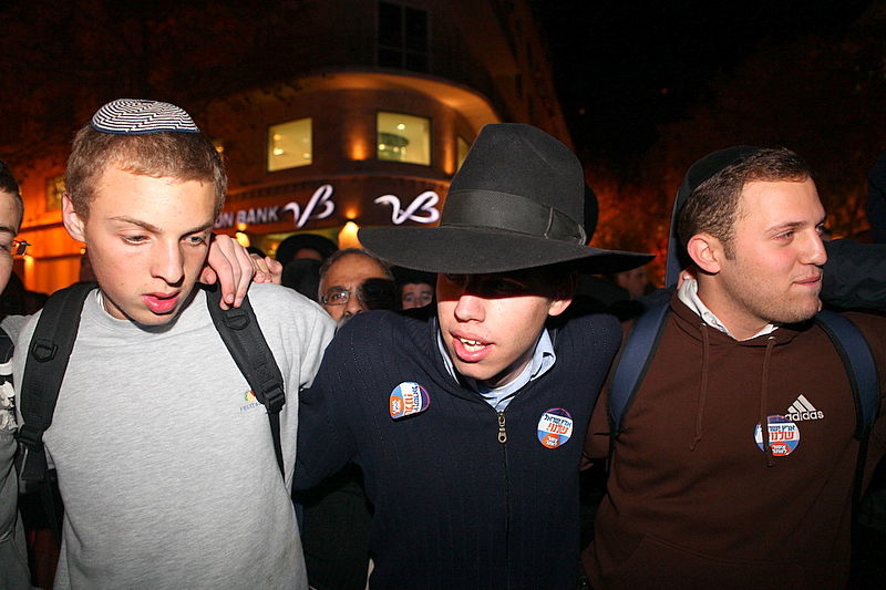 מאחורי הקלעים בכיכר ציון: גלריית ענק