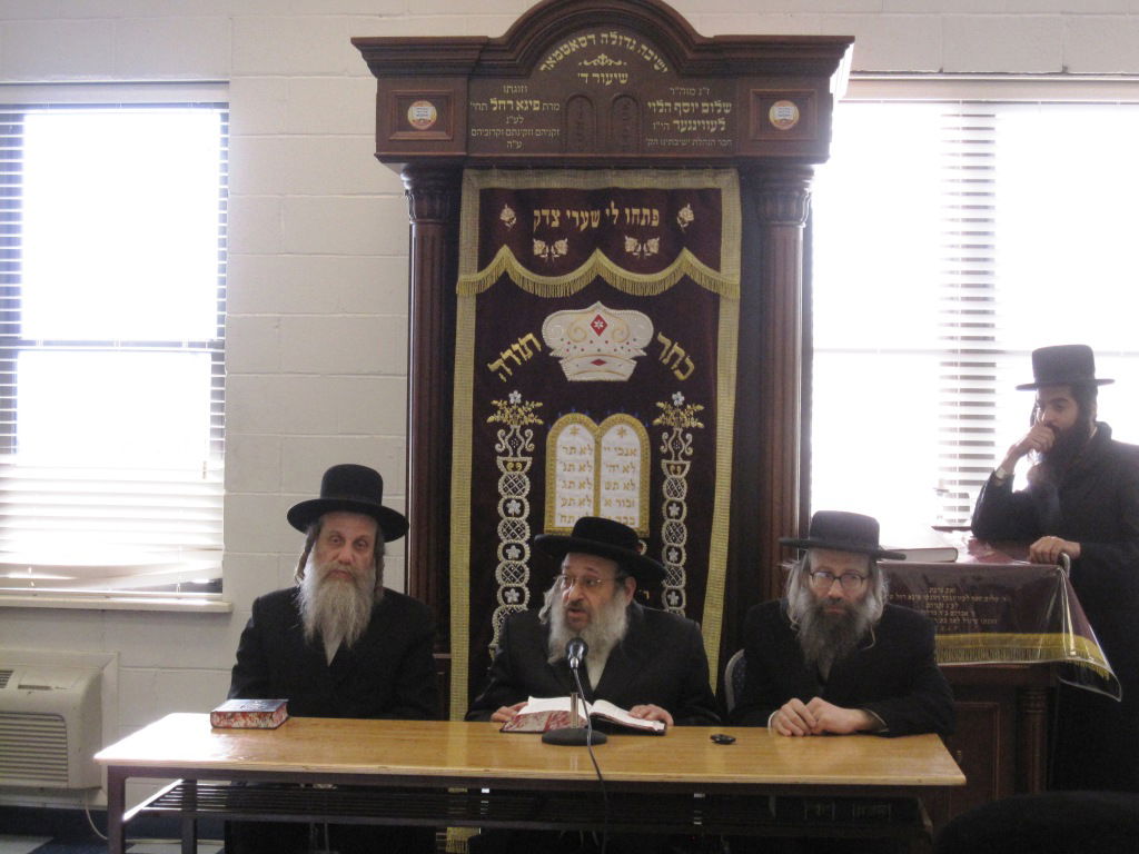 ביקור גומלין: האדמו"רים מדעעש וסאטמר