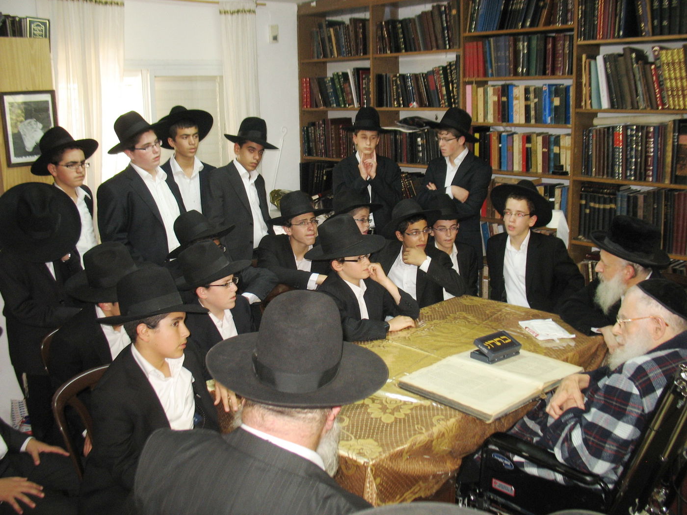 תמונה אחרונה מחייו: עם תלמידים בת"ת