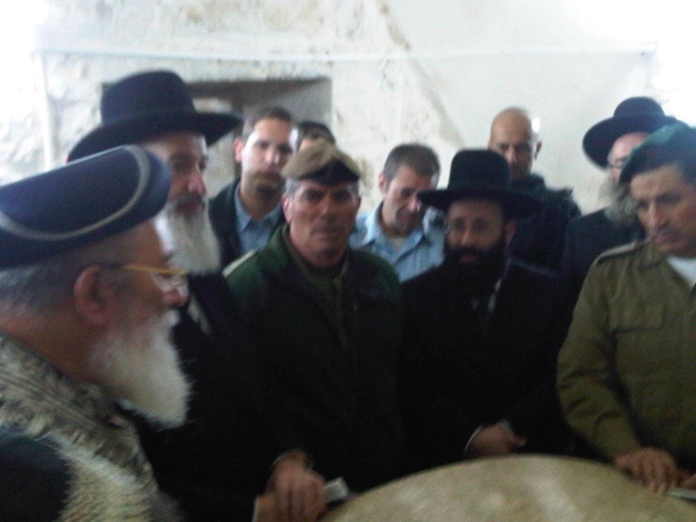 הרמטכ"ל והרבנים בתפילה חשאית בקבר יוסף