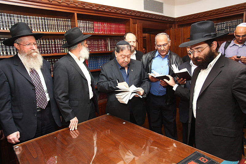 פואד: "בבני-ברק אני בוכה, בכפר-חב"ד אני מתמלא עונג"