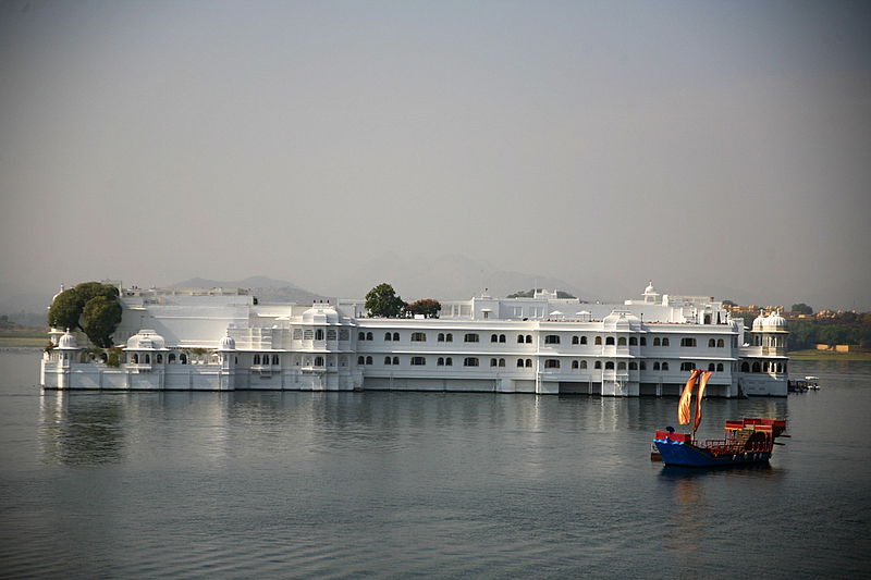 "ונציה של המזרח": פילים בכביש, ארמונות בכל פינה
