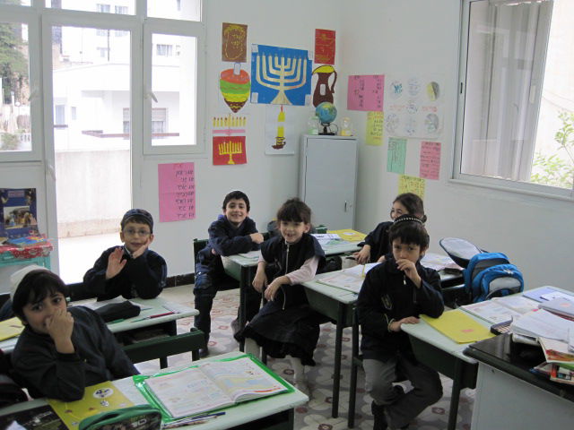 גורם בקהילה היהודית: "מכים אנשים עם סכינים"