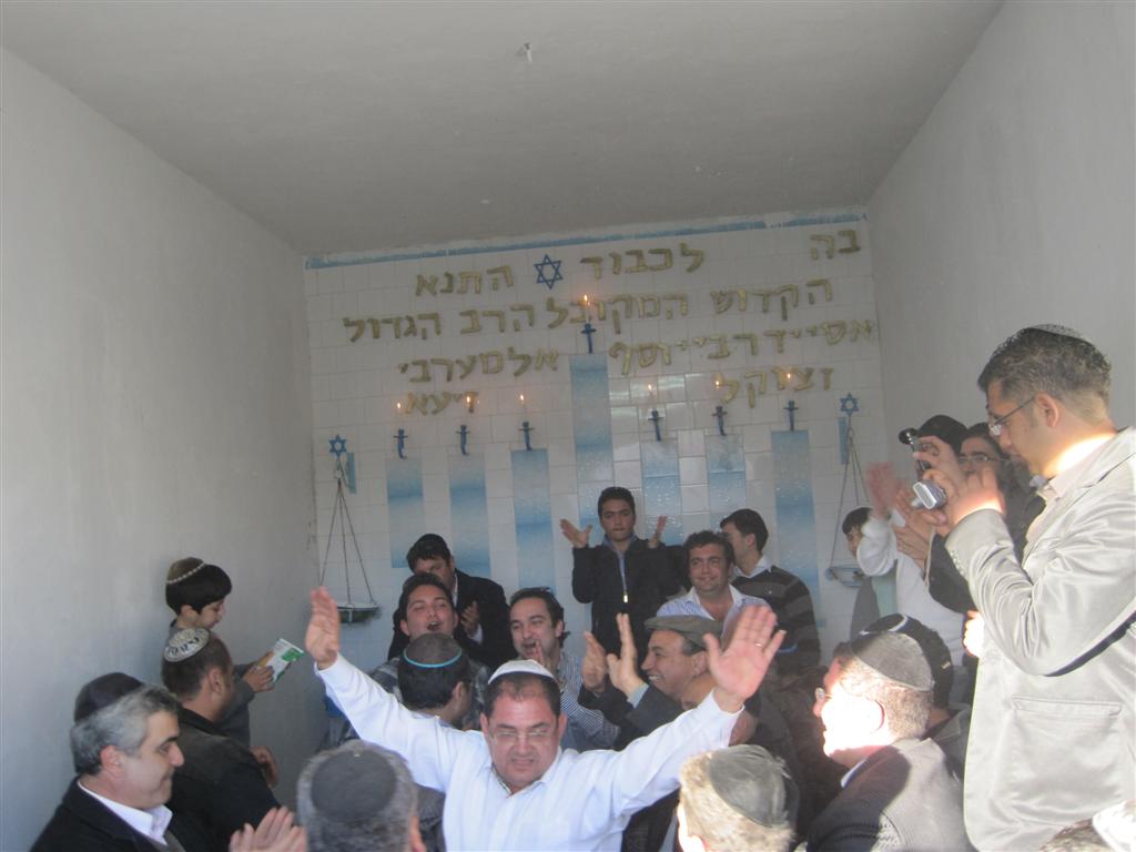 גורם בקהילה היהודית: "מכים אנשים עם סכינים"