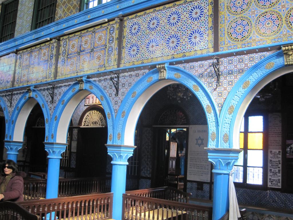 גורם בקהילה היהודית: "מכים אנשים עם סכינים"