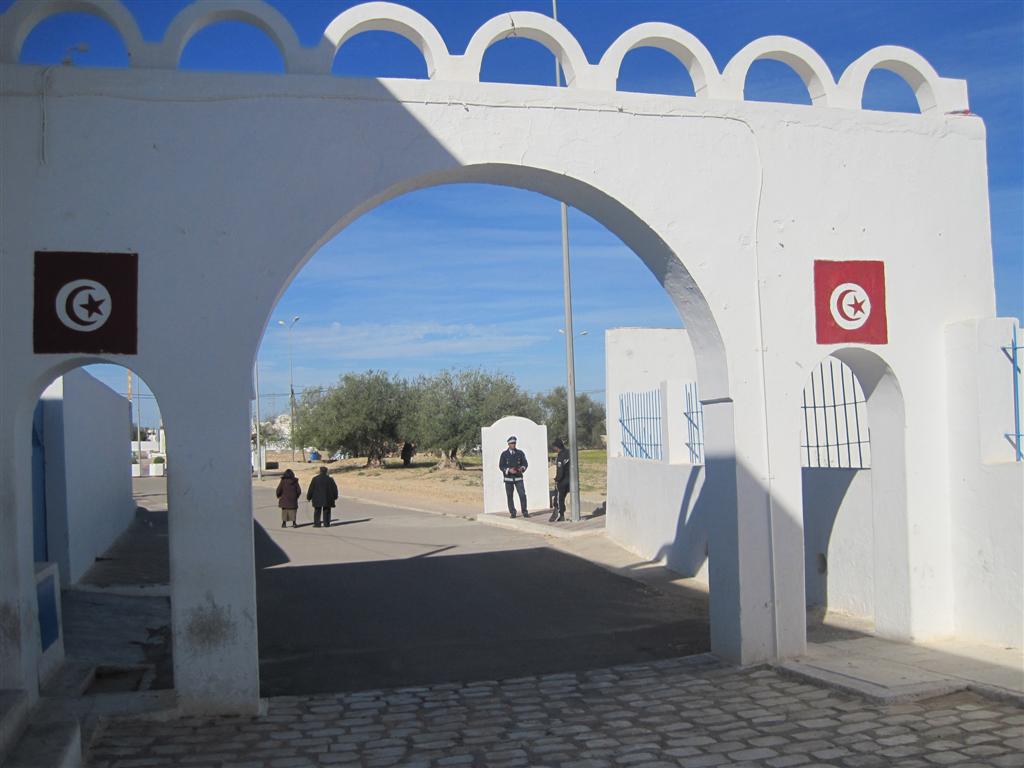 גורם בקהילה היהודית: "מכים אנשים עם סכינים"