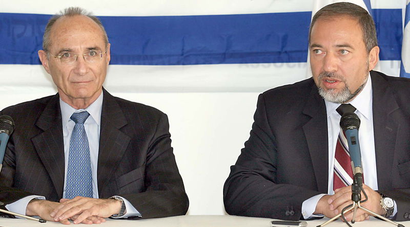 לנדאו וליברמן