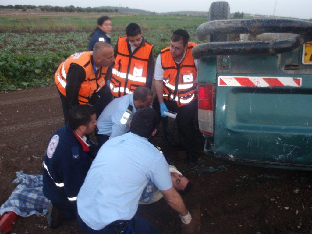 רכב התהפך בקרית-אתא: פצוע קל