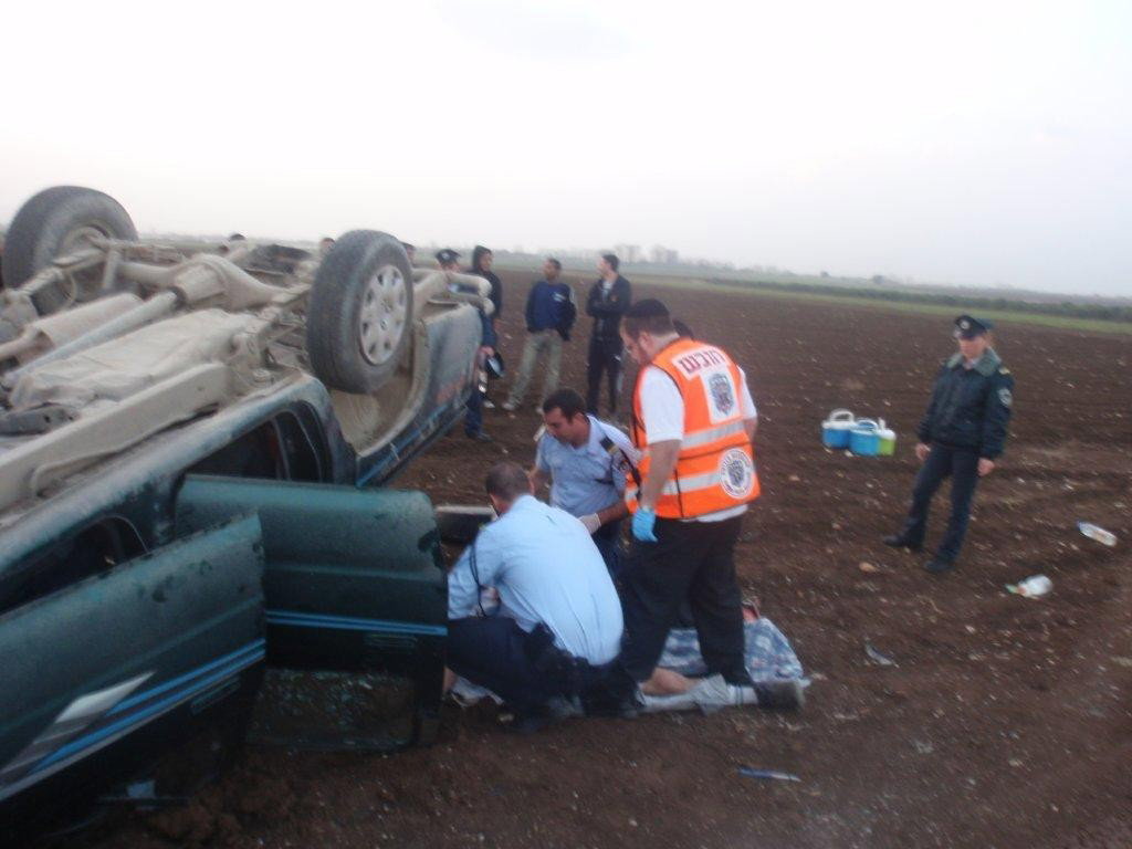רכב התהפך בקרית-אתא: פצוע קל