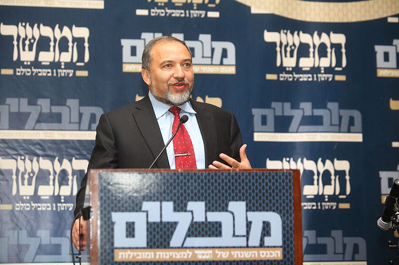 "קראוונים ביצהר זו בעיה? תסתכלו מה קורה במצרים"