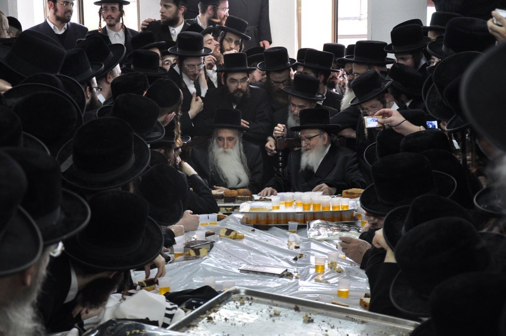 שעה לאחר שנחת בארץ: האדמו"ר מסקווירא בטיש