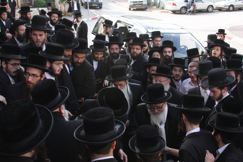 שעה לאחר שנחת בארץ: האדמו"ר מסקווירא בטיש