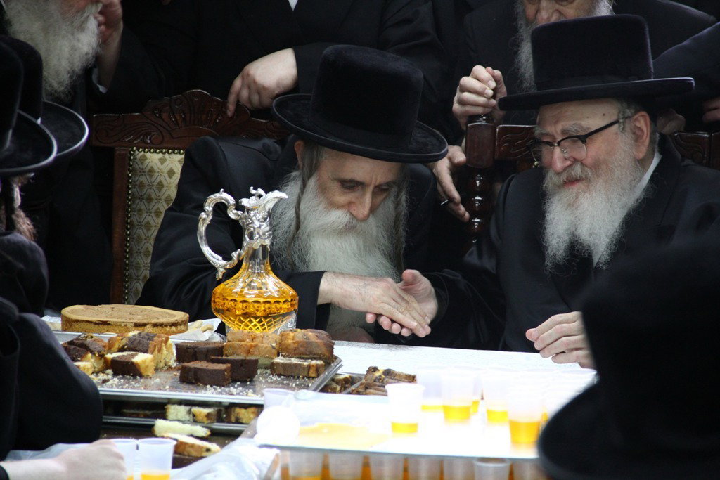 שעה לאחר שנחת בארץ: האדמו"ר מסקווירא בטיש