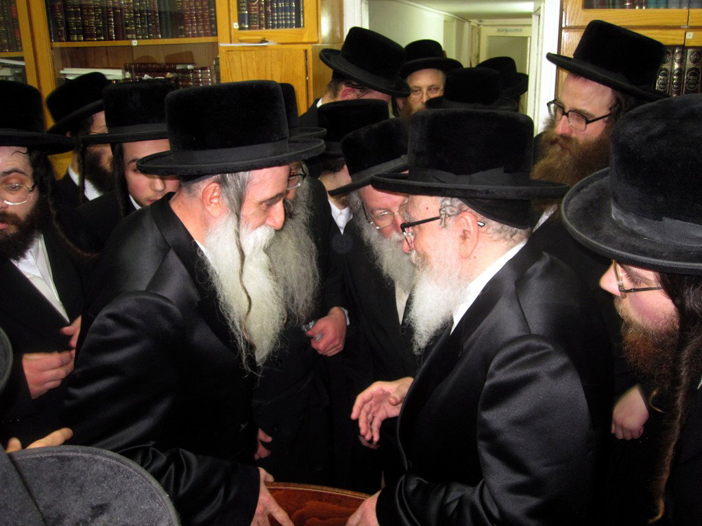 שעה לאחר שנחת בארץ: האדמו"ר מסקווירא בטיש