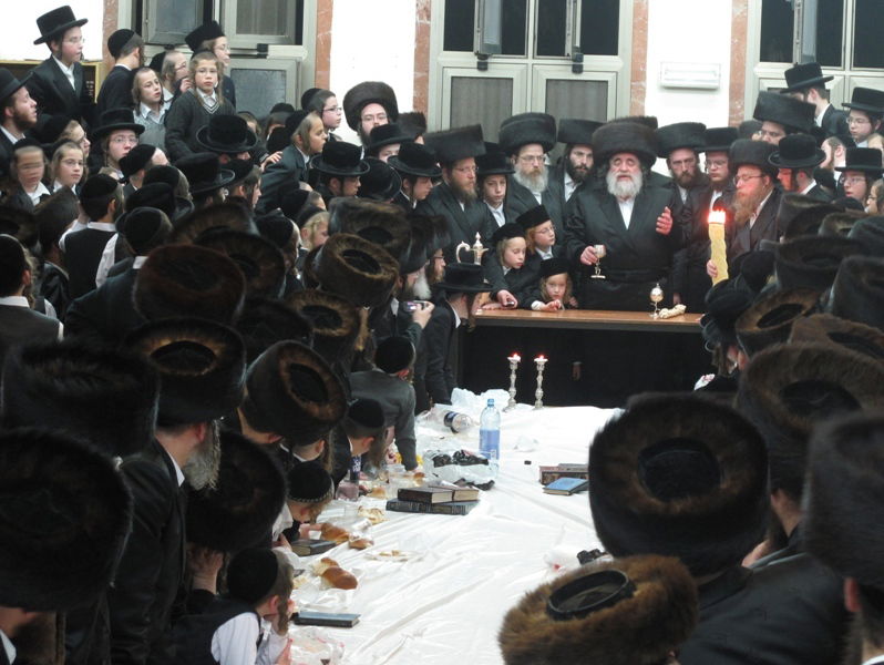 הרה"צ עם חסידי ויז'ניץ באשדוד