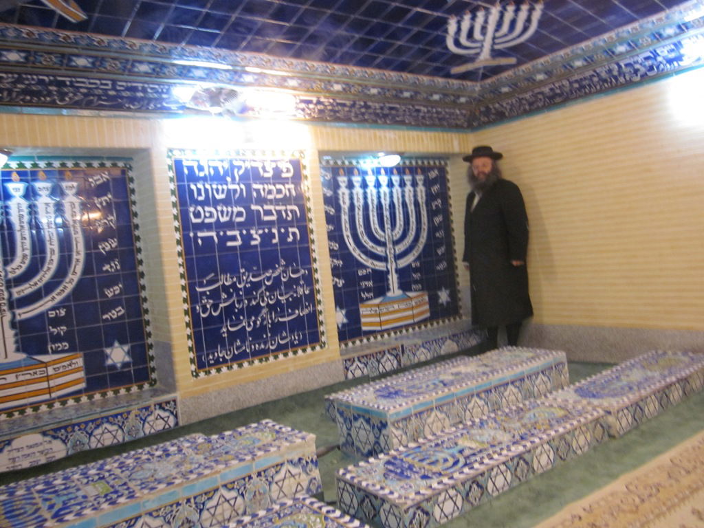 אספהאן - מערת קבורה